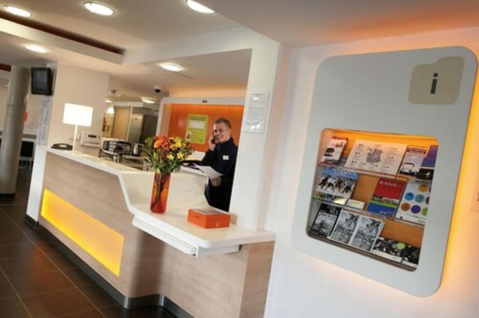 Imagen de los interiores del Hotel Ibis Budget Toulouse Aéroport. Foto 19