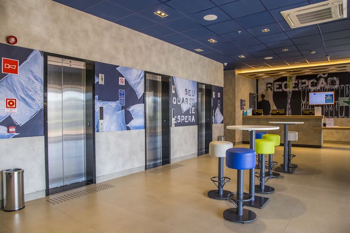 Imagen de los interiores del Hotel Ibis Budget Uberlandia. Foto 19