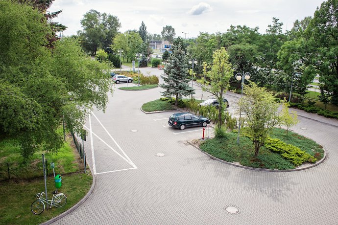 Imagen de los exteriores del Hotel Ibis Budget Wroclaw Stadion. Foto 9