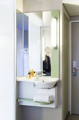 Imagen de la habitación del Hotel Ibis Budget Zurich Airport. Foto 10