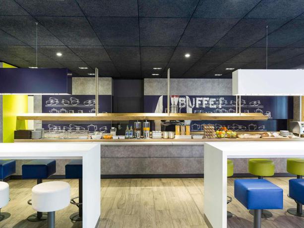 Imagen del bar/restaurante del Hotel Ibis Budget Zurich Airport. Foto 2