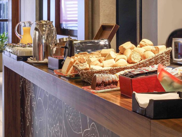 Imagen del bar/restaurante del Hotel Ibis Buenos Aires Obelisco. Foto 3