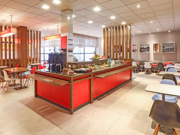 Imagen del bar/restaurante del Hotel Ibis Buenos Aires Obelisco. Foto 4