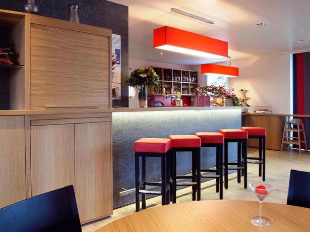 Imagen del bar/restaurante del Hotel Ibis Bulle La Gruyere. Foto 2