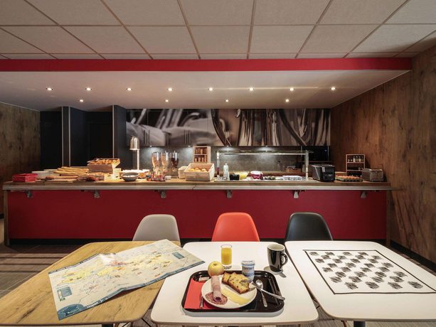 Imagen del bar/restaurante del Hotel Ibis Cahors. Foto 2