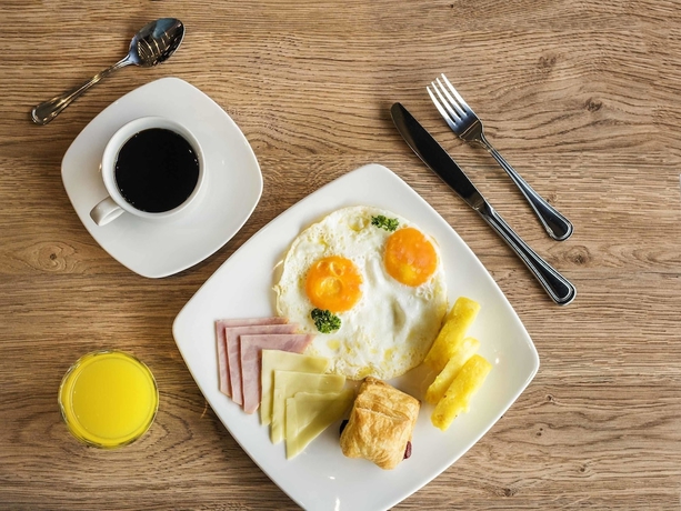 Imagen del bar/restaurante del Hotel Ibis Cali Granada. Foto 9