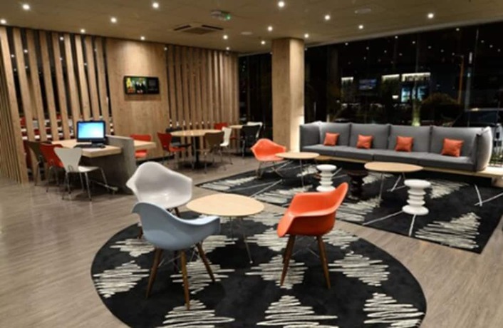 Imagen del bar/restaurante del Hotel Ibis Campo Grande. Foto 3