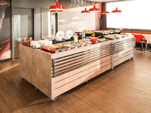 Imagen del bar/restaurante del Hotel Ibis Campo Grande. Foto 7