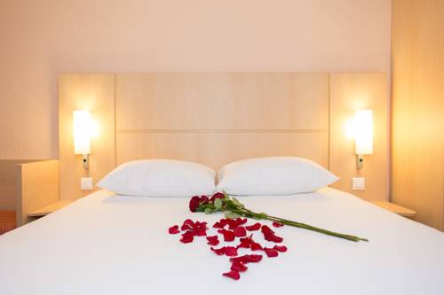 Imagen de la habitación del Hotel Ibis Cannes Centre. Foto 10