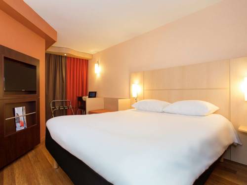 Imagen de la habitación del Hotel Ibis Cannes Centre. Foto 11