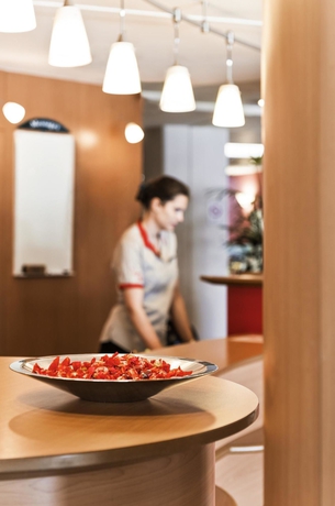 Imagen del bar/restaurante del Hotel Ibis Cannes Mandelieu. Foto 9