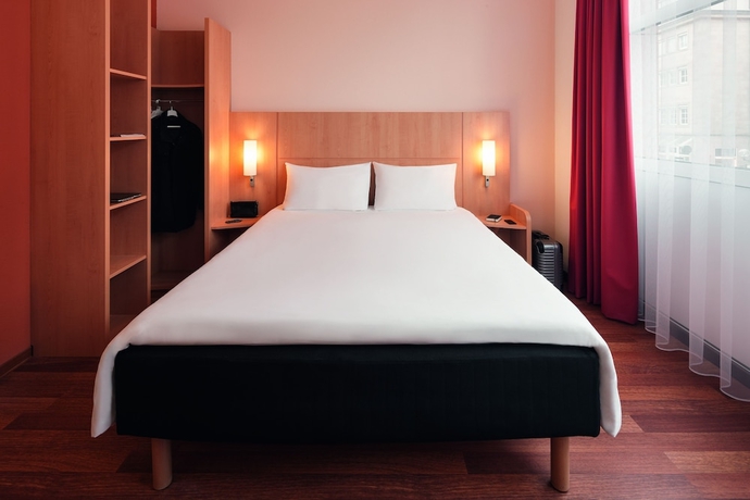 Imagen de la habitación del Hotel Ibis Cannes Plage La Bocca. Foto 9