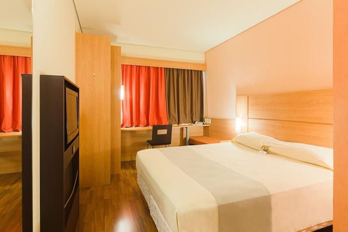 Imagen de la habitación del Hotel Ibis Canoas Shopping. Foto 9