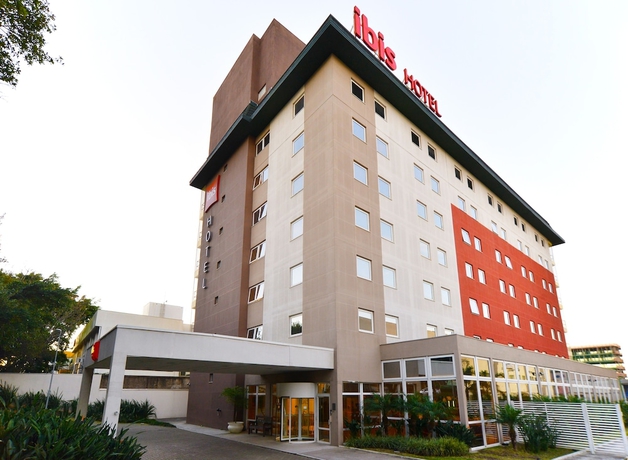 Imagen de los exteriores del Hotel Ibis Canoas Shopping. Foto 14