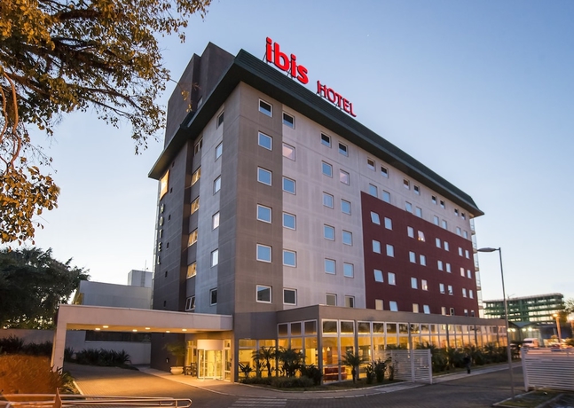 Imagen de los exteriores del Hotel Ibis Canoas Shopping. Foto 15