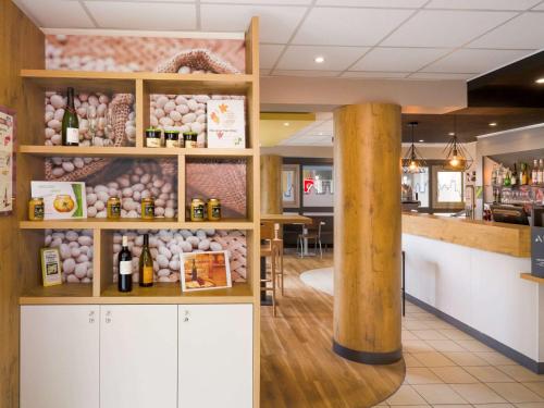 Imagen de los interiores del Hotel Ibis Carcassonne Centre La Cit&eacute;. Foto 10