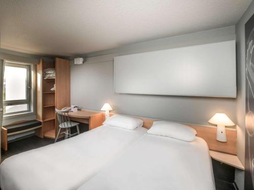 Imagen de la habitación del Hotel Ibis Carcassonne Centre La Cit&eacute;. Foto 8