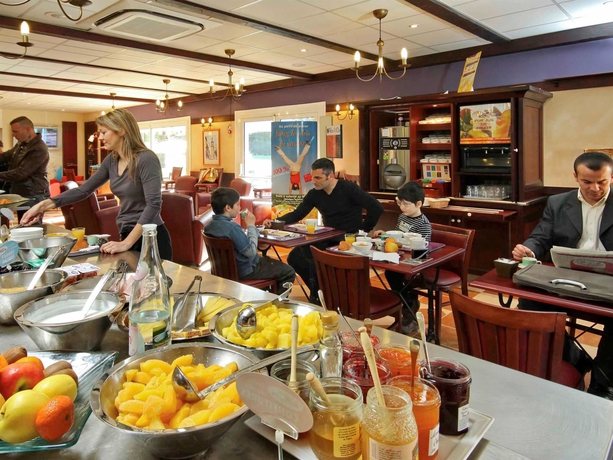 Imagen del bar/restaurante del Hotel Ibis Carcassonne Est La Cité. Foto 4