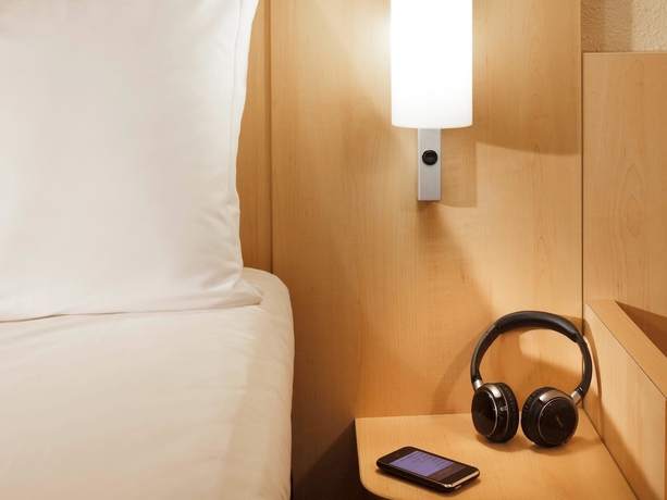 Imagen de la habitación del Hotel Ibis Cardiff. Foto 10