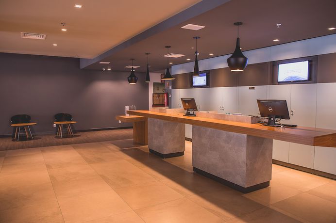 Imagen de los interiores del Hotel Ibis Carlos Barbosa. Foto 20