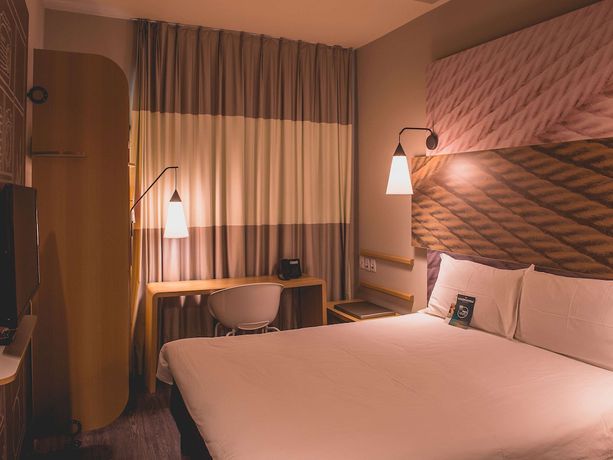 Imagen de la habitación del Hotel Ibis Carlos Barbosa. Foto 11