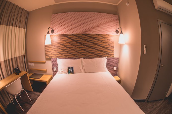 Imagen de la habitación del Hotel Ibis Carlos Barbosa. Foto 12