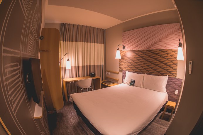 Imagen de la habitación del Hotel Ibis Carlos Barbosa. Foto 14