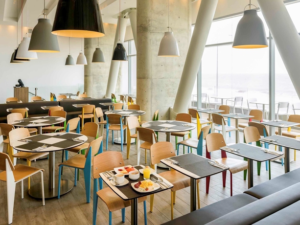 Imagen del bar/restaurante del Hotel Ibis Cartagena Marbella. Foto 7