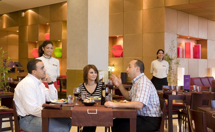 Imagen del bar/restaurante del Hotel Ibis Casablanca City Center. Foto 2