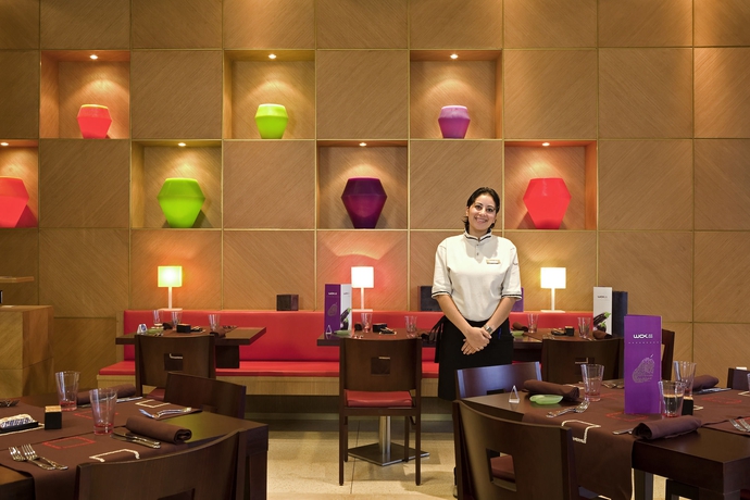 Imagen del bar/restaurante del Hotel Ibis Casablanca City Center. Foto 4