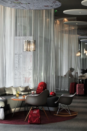 Imagen de los interiores del Hotel Ibis Casa-voyageurs. Foto 16