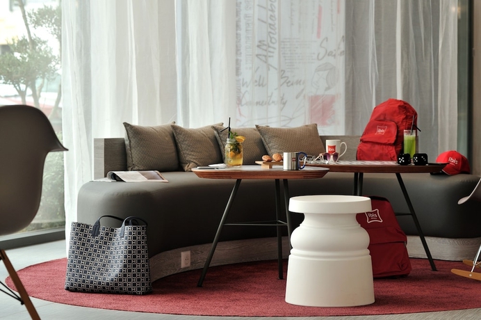 Imagen de los interiores del Hotel Ibis Casa-voyageurs. Foto 17