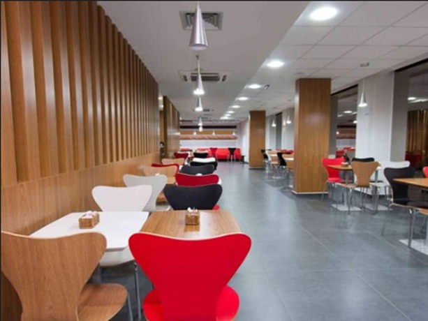 Imagen del bar/restaurante del Hotel Ibis Cascavel. Foto 9