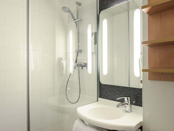 Imagen de la habitación del Hotel Ibis Cergy Pontoise Le Port. Foto 10