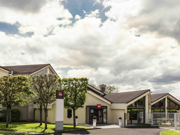 Imagen de los exteriores del Hotel Ibis Cergy Pontoise Le Port. Foto 12