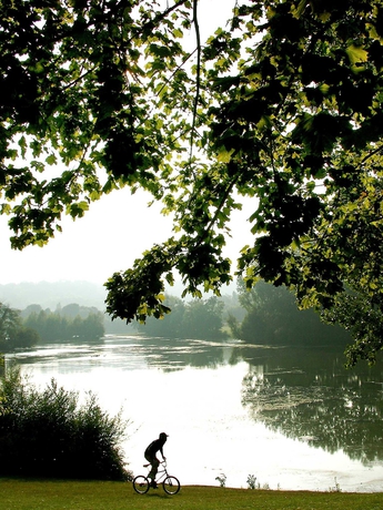 Imagen general del Hotel Ibis Cergy Pontoise Le Port. Foto 3