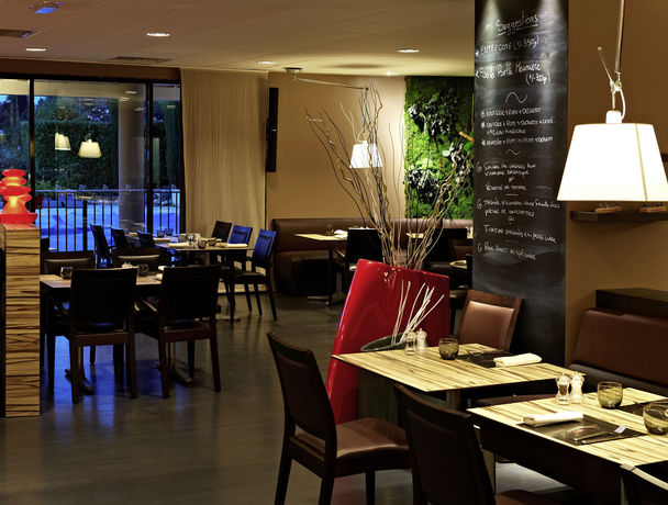 Imagen del bar/restaurante del Hotel Ibis Chalon Sur Saone Europe. Foto 7