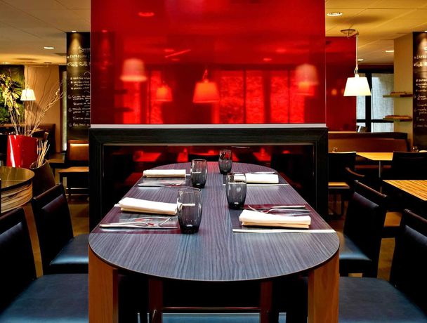 Imagen del bar/restaurante del Hotel Ibis Chalon Sur Saone Europe. Foto 9