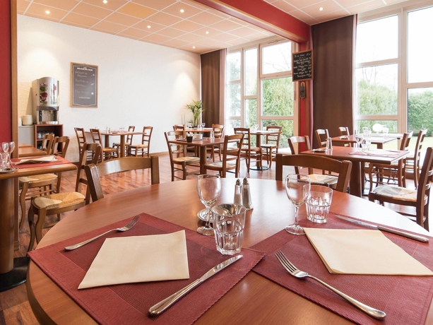 Imagen del bar/restaurante del Hotel Ibis Charleville-mezi&egrave;res. Foto 4