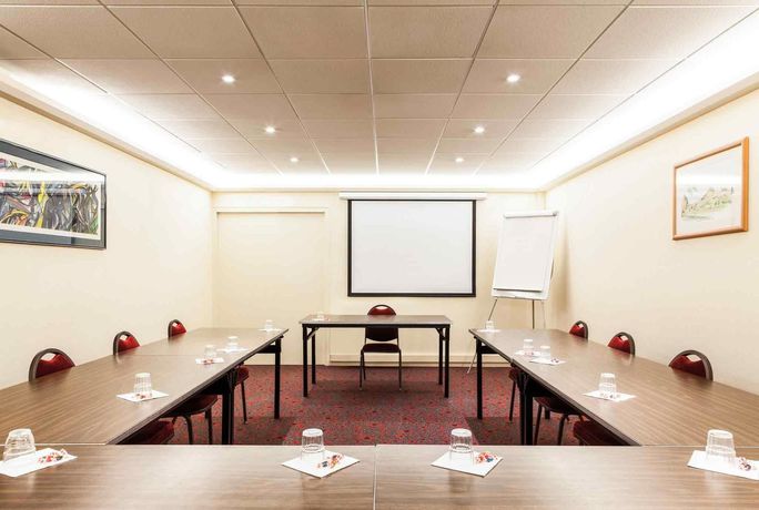 Imagen del bar/restaurante del Hotel Ibis Chatellerault. Foto 5