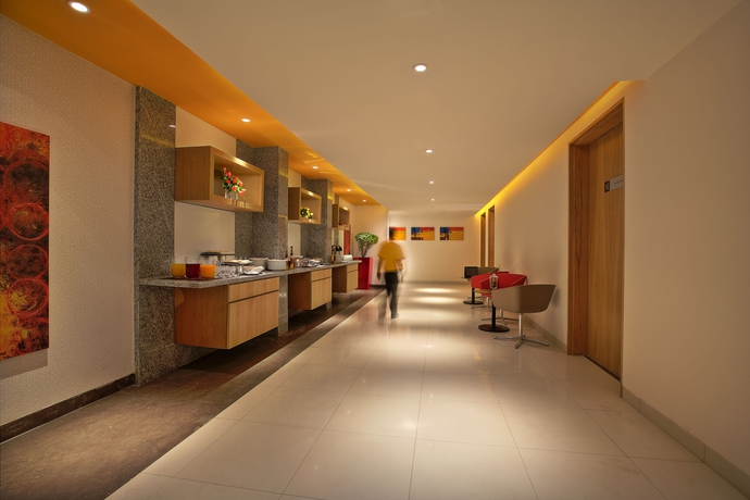 Imagen de los interiores del Hotel Ibis Chennai Sipcot. Foto 14