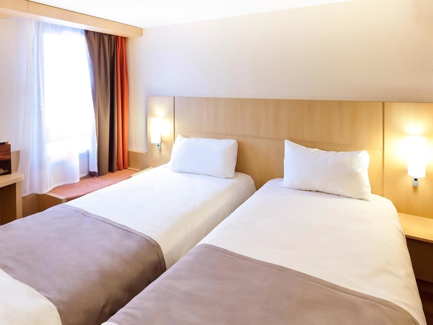 Imagen de la habitación del Hotel Ibis Cherbourg La Glacerie. Foto 13