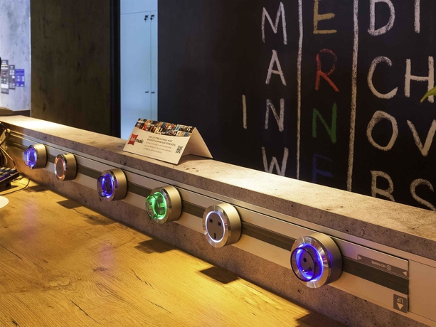 Imagen general del Hotel Ibis Cherbourg La Glacerie. Foto 5