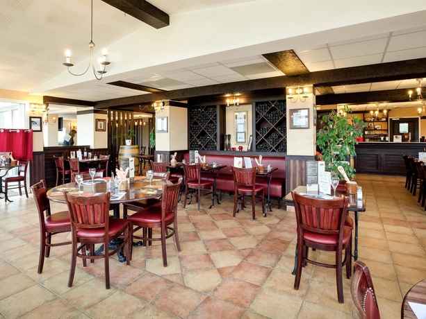 Imagen del bar/restaurante del Hotel Ibis Cherbourg La Glacerie. Foto 12