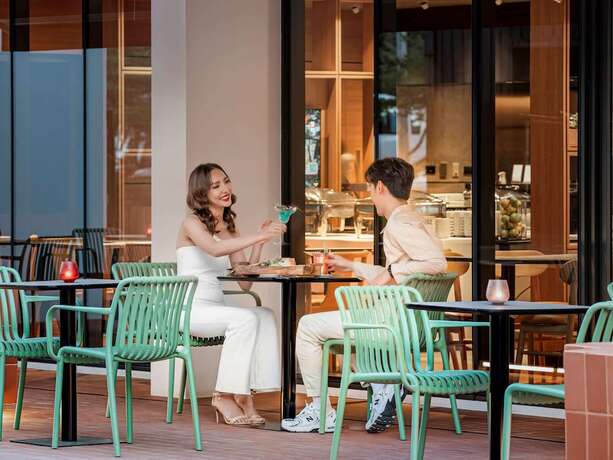 Imagen del bar/restaurante del Hotel Ibis Chiang Mai Nimman Journeyhub. Foto 20