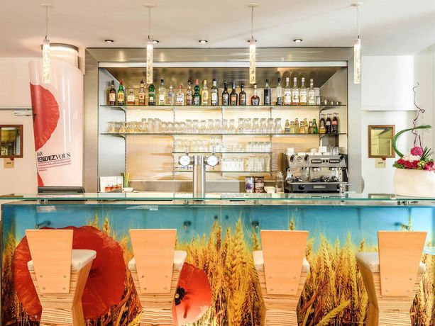 Imagen del bar/restaurante del Hotel Ibis Ciboure St Jean De Luz. Foto 2