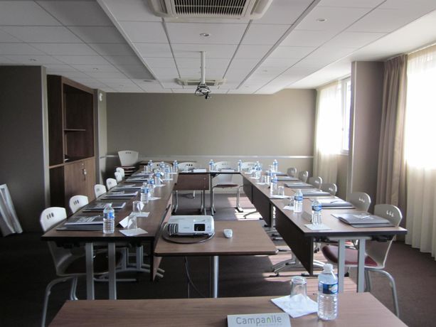 Imagen de los interiores del Hotel Ibis Clamart Paris Velizy. Foto 14