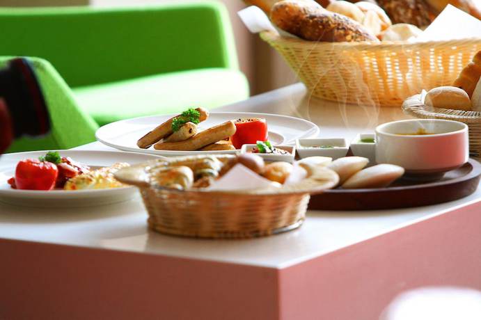 Imagen del bar/restaurante del Hotel Ibis Coimbatore City Centre. Foto 11