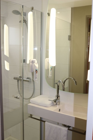 Imagen de la habitación del Hotel Ibis Colmar Centre. Foto 17