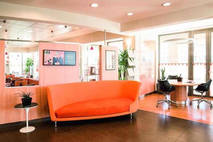 Imagen de los interiores del Hotel Ibis Como. Foto 9